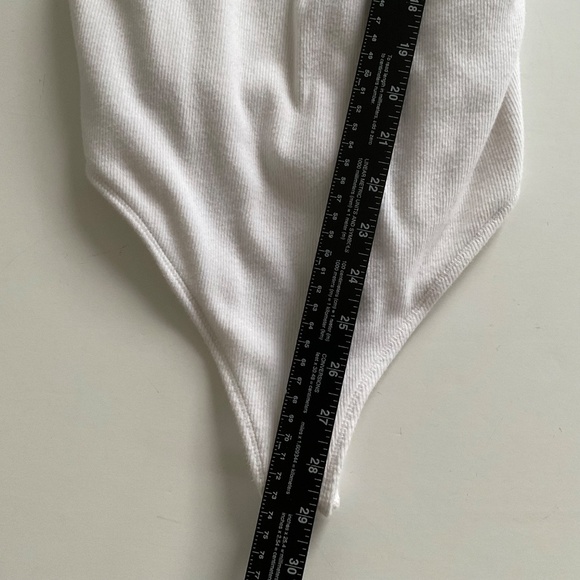 Abercrombie & Fitch Wrap Sleeveless Bodysuit Sz L White Stretch Capsule Ribbed - Picture 6 of 13